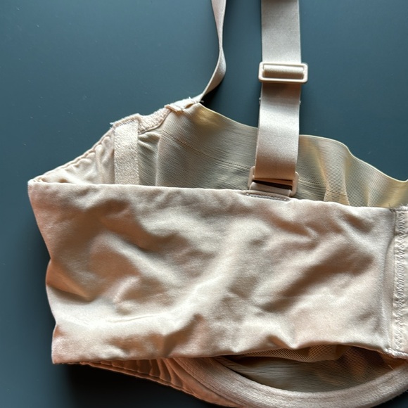 SKIMS NO SHOW UNLINED BALCONETTE BRA 36B - Picture 10 of 16